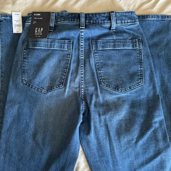 NWT High Rise '70s Flare Jeans - Picture 2 of 4